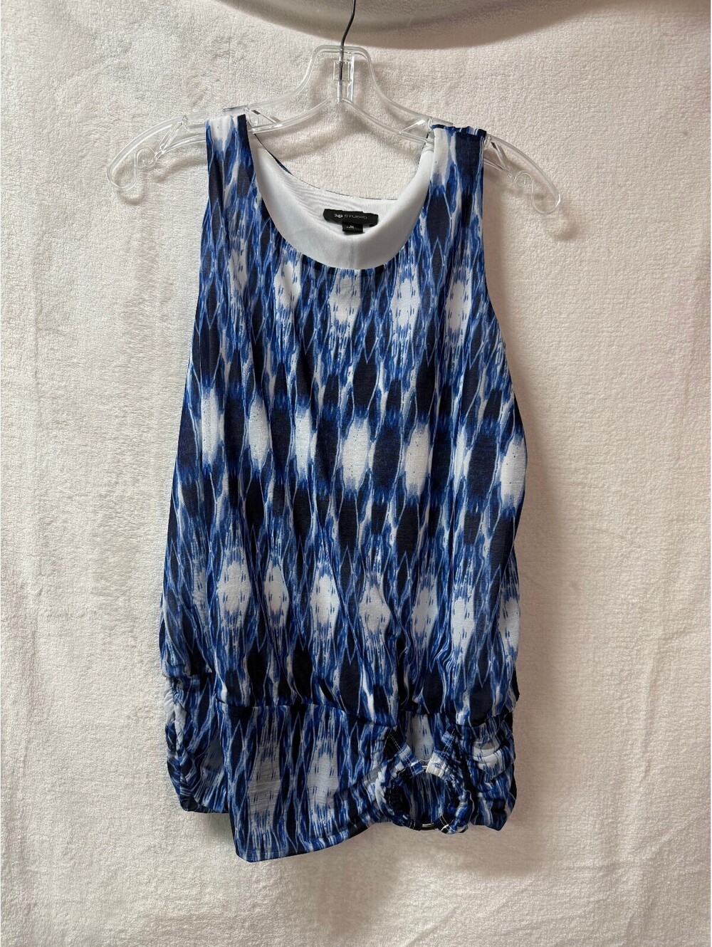 AB Studio Women's Blue and White Patterned Sleeveless Top Size M